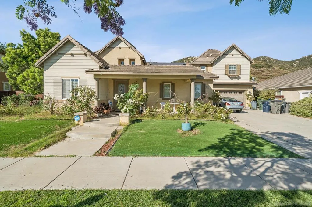 3152 Beven Dr, Escondido, California 92027 home-pic-1