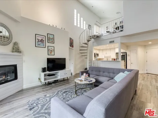 4477 Woodman Avenue 304, Sherman Oaks, California 91423