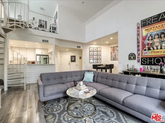 4477 Woodman Avenue 304, Sherman Oaks, California 91423