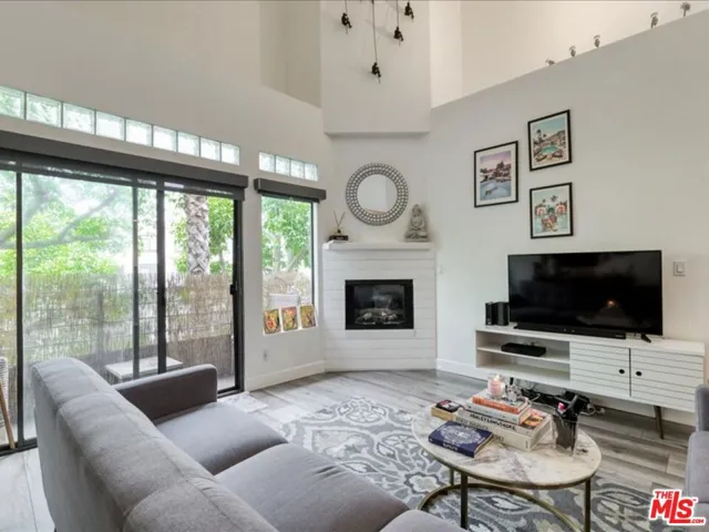 4477 Woodman Avenue 304, Sherman Oaks, California 91423