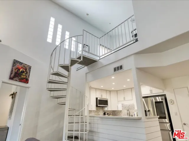 4477 Woodman Avenue 304, Sherman Oaks, California 91423