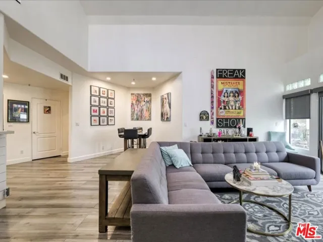 4477 Woodman Avenue 304, Sherman Oaks, California 91423
