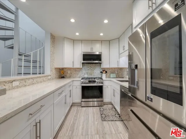4477 Woodman Avenue 304, Sherman Oaks, California 91423