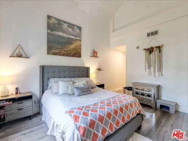 4477 Woodman Avenue 304, Sherman Oaks, California 91423