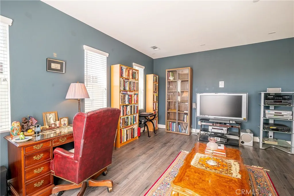 20523 Stella, Saugus, California 91350 home-pic-36