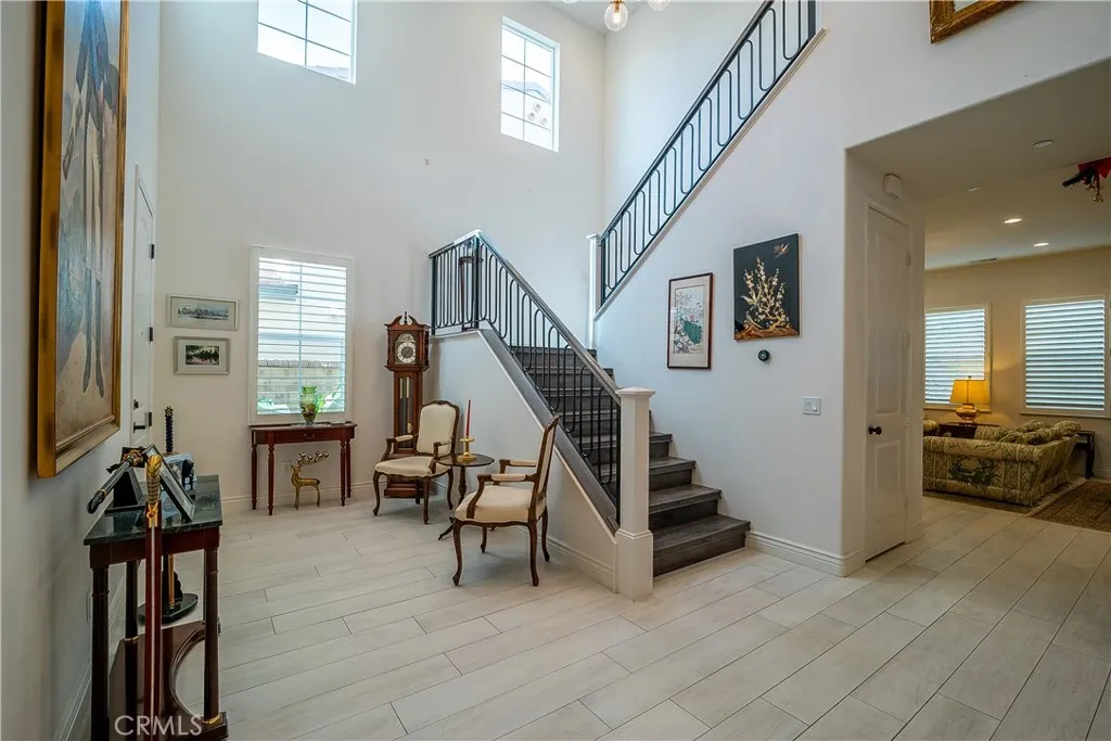 20523 Stella, Saugus, California 91350 home-pic-2
