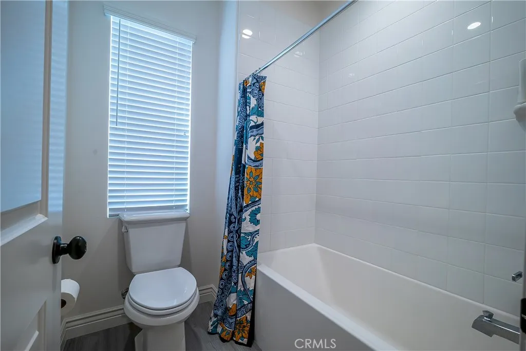 20523 Stella, Saugus, California 91350 home-pic-32