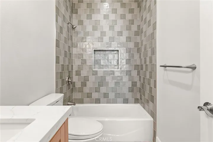 2430 E 7th Street, Long Beach, California 90804