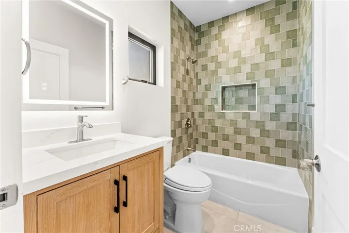 2430 E 7th Street, Long Beach, California 90804