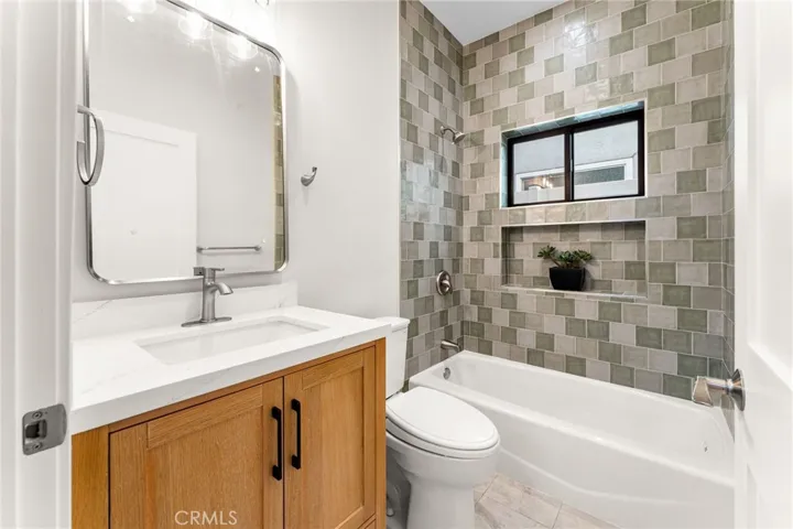 2430 E 7th Street, Long Beach, California 90804