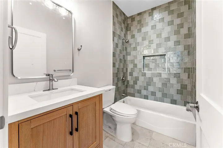 2430 E 7th Street, Long Beach, California 90804