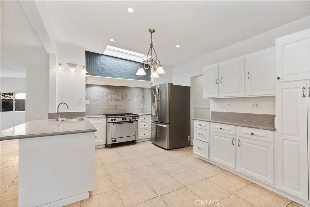 208 W 234th, Carson, California 90745 home-pic-8