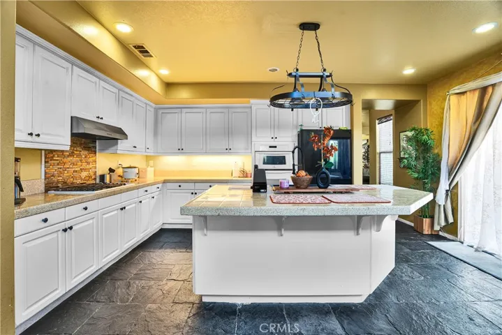 15717 Alia Court, Canyon Country, California 91387