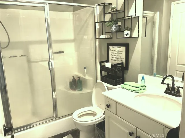 15717 Alia Court, Canyon Country, California 91387