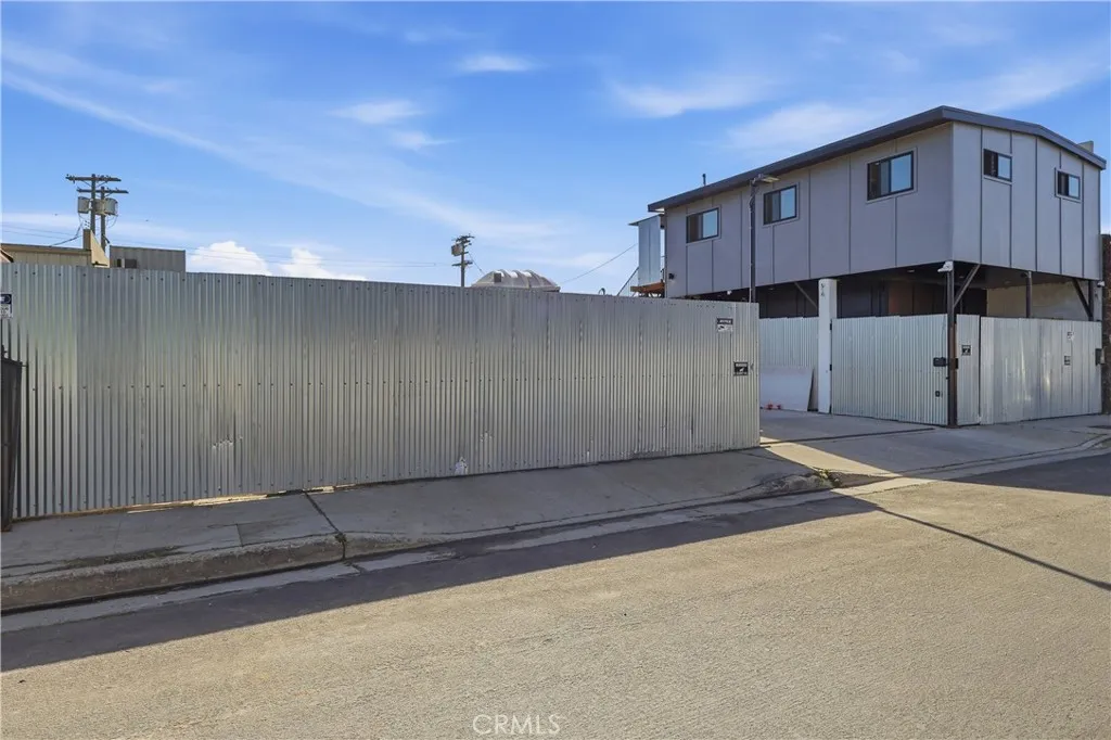 1040-1048 251st, Harbor City, California 90710 — photo 4