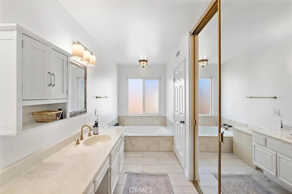 1279 Moss, Upland, California 91784 home-pic-24