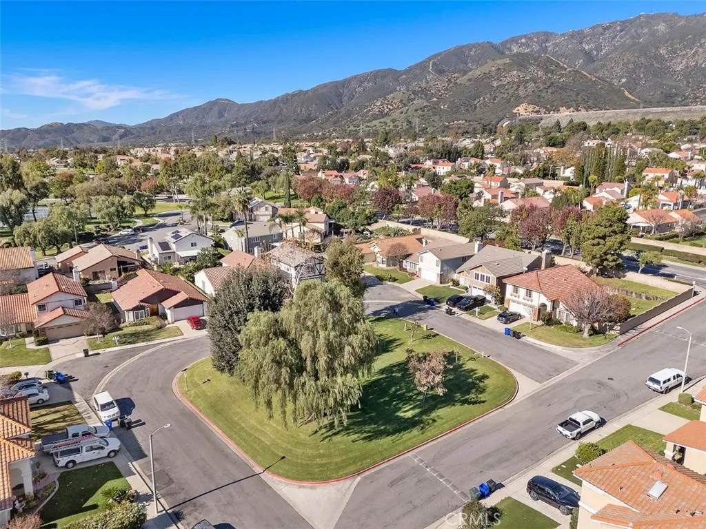 1279 Moss, Upland, California 91784 home-pic-38