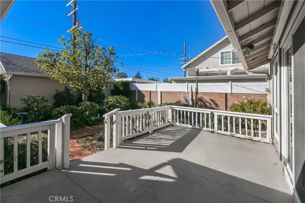 23042 Gilmore Street, West Hills, California 91307 home-pic-29
