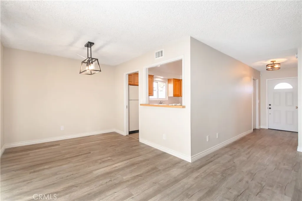 23042 Gilmore Street, West Hills, California 91307 home-pic-2