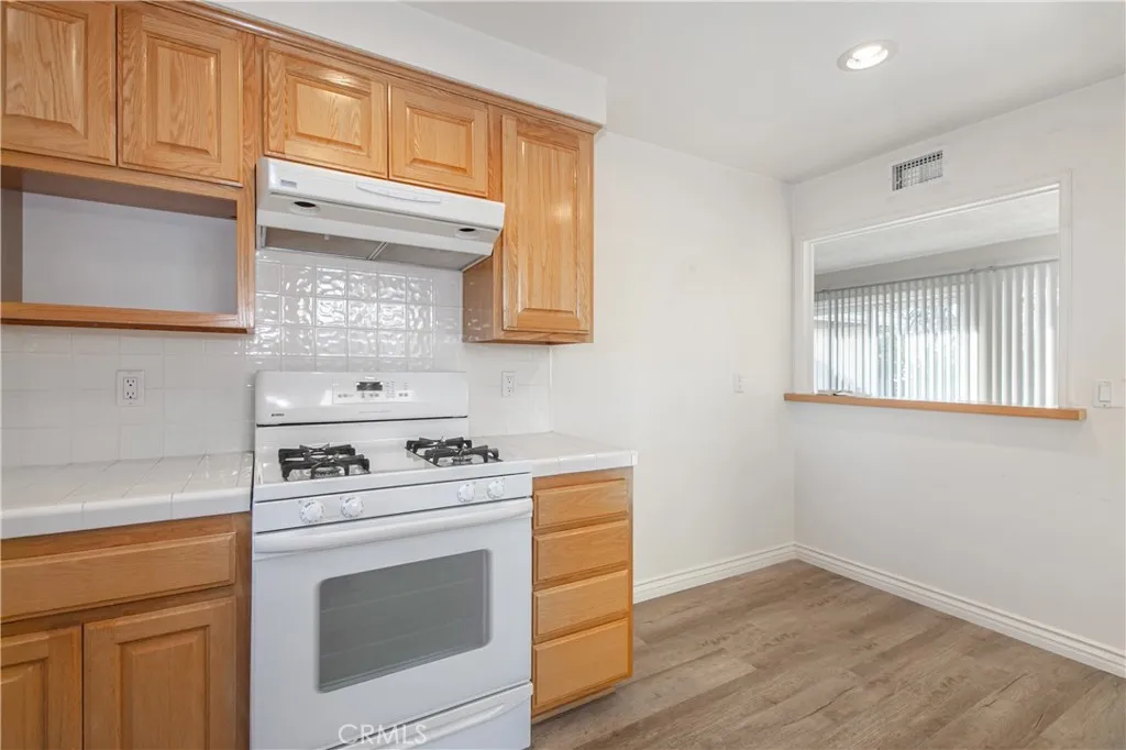 23042 Gilmore Street, West Hills, California 91307 home-pic-6
