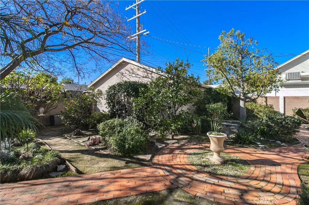 23042 Gilmore Street, West Hills, California 91307 home-pic-30