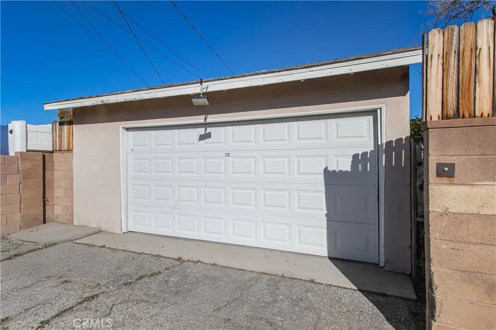 23042 Gilmore Street, West Hills, California 91307 home-pic-32
