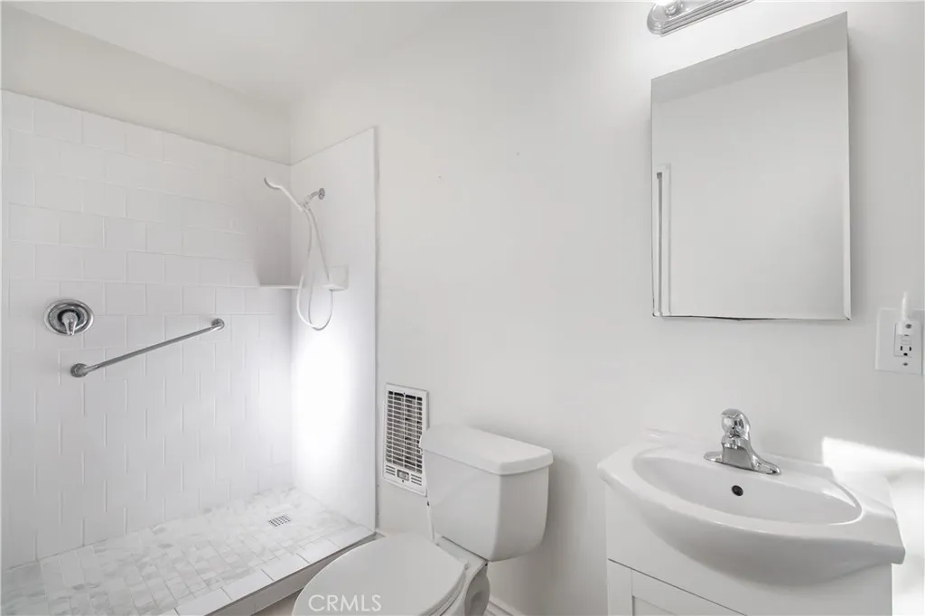 23042 Gilmore Street, West Hills, California 91307 home-pic-14