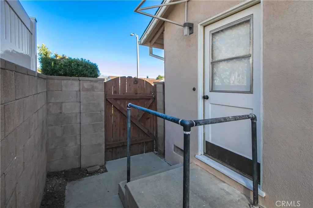 23042 Gilmore Street, West Hills, California 91307 home-pic-26