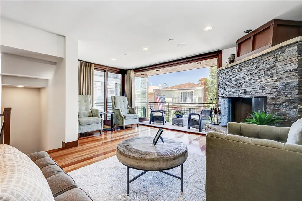 436 32nd St., Manhattan Beach, California 90266 home-pic-11