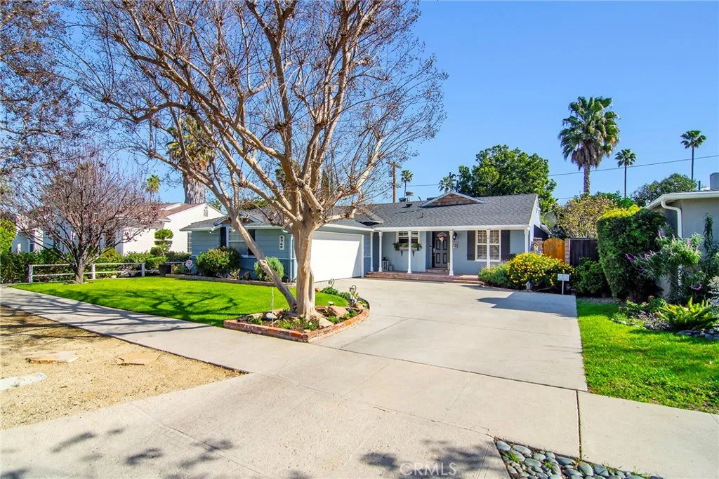 5348 Veloz Avenue, Tarzana, California 91356 home-pic-1
