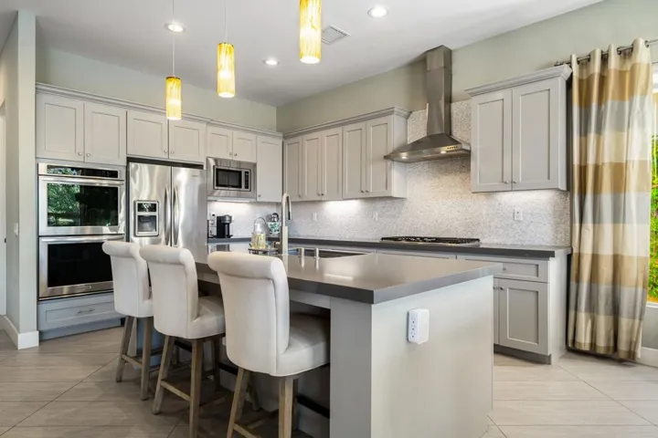 5-web-or-mls-JDCosmopolotin_OPMG_1125_02