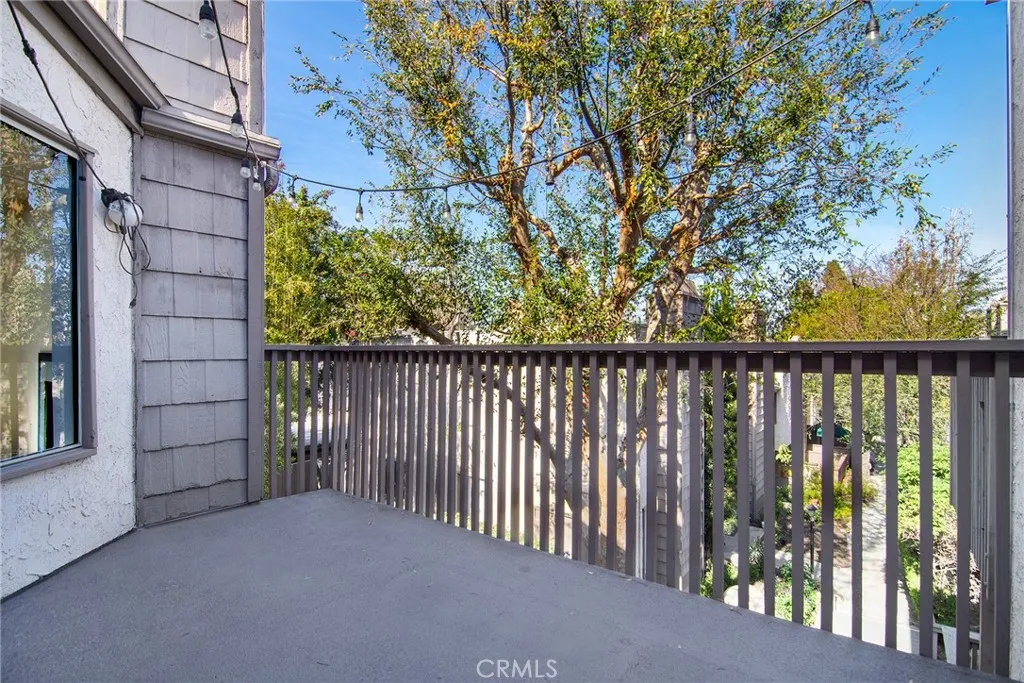 18316 Hatteras 27, Tarzana, California 91356 home-pic-20