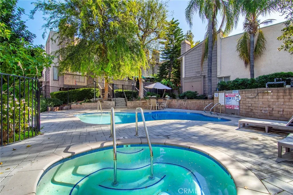 18316 Hatteras 27, Tarzana, California 91356 home-pic-24