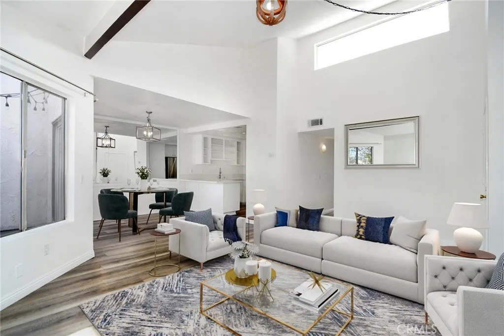 18316 Hatteras 27, Tarzana, California 91356 home-pic-4