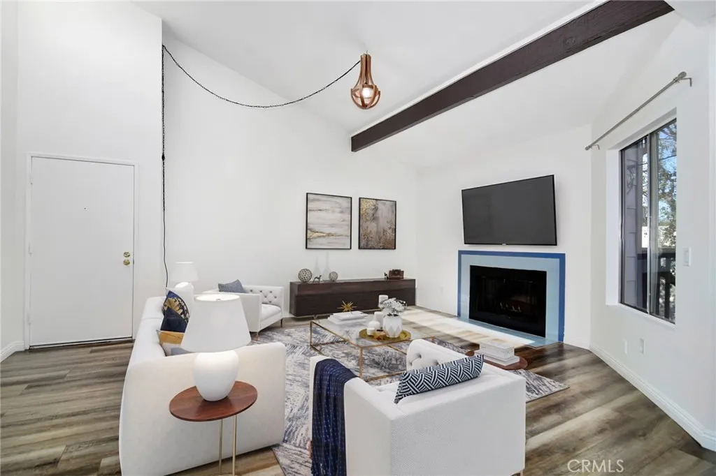 18316 Hatteras 27, Tarzana, California 91356 home-pic-6