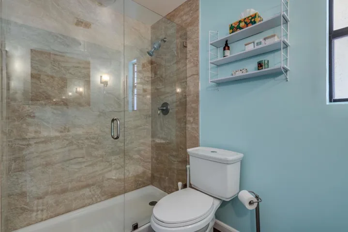 Ensuite Bath 2