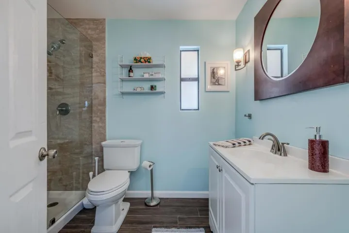 Ensuite Bath 1