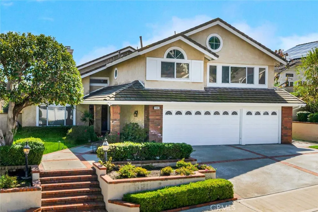 7202 E La Cumbre, Orange, California 92869 home-pic-1