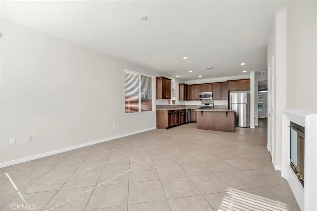 7823 Gibson Circle, Hemet, California 92545 home-pic-12