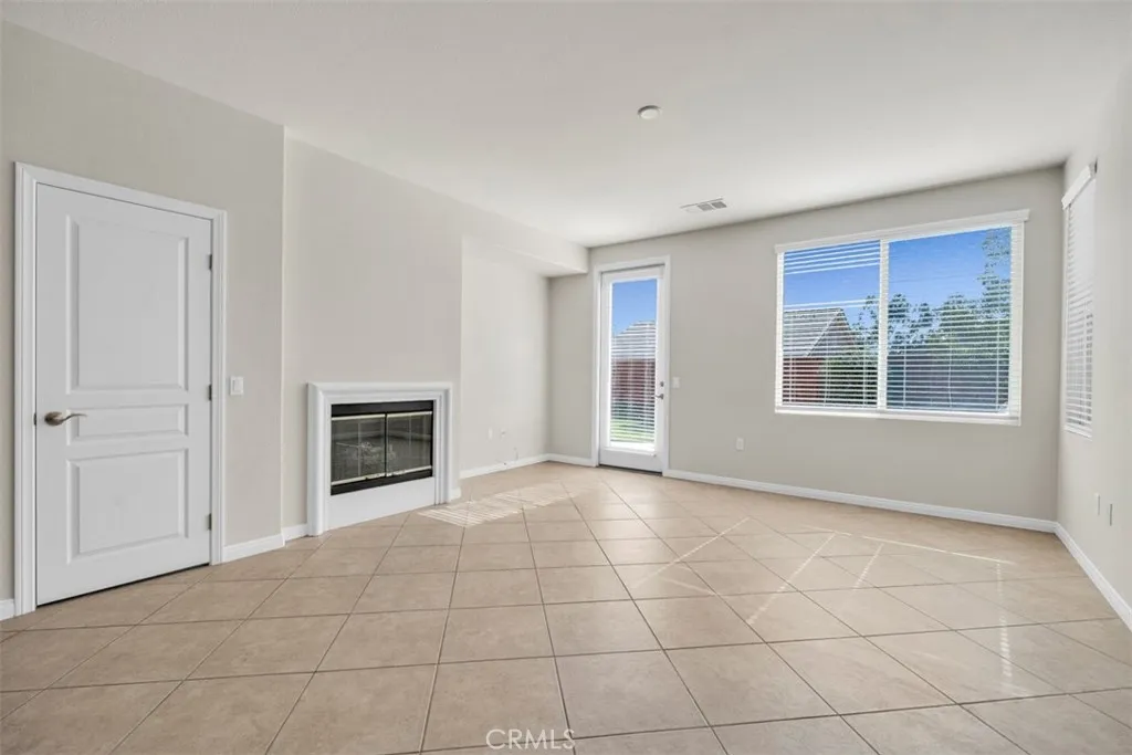 7823 Gibson Circle, Hemet, California 92545 home-pic-10
