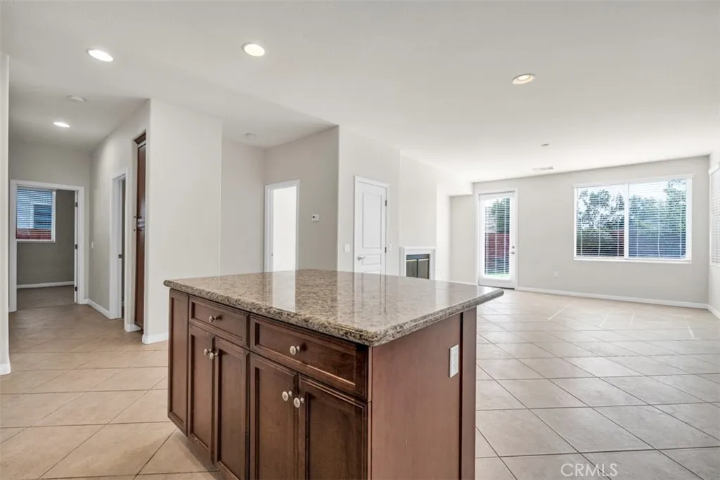 7823 Gibson Circle, Hemet, California 92545 home-pic-9