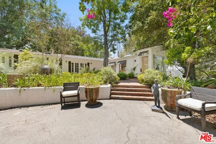 9606 Oak Pass Main House