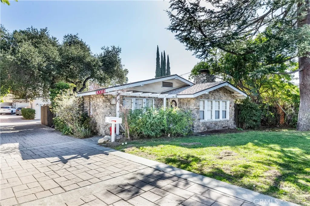 2123 Crescent, Montrose, California 91020 home-pic-1
