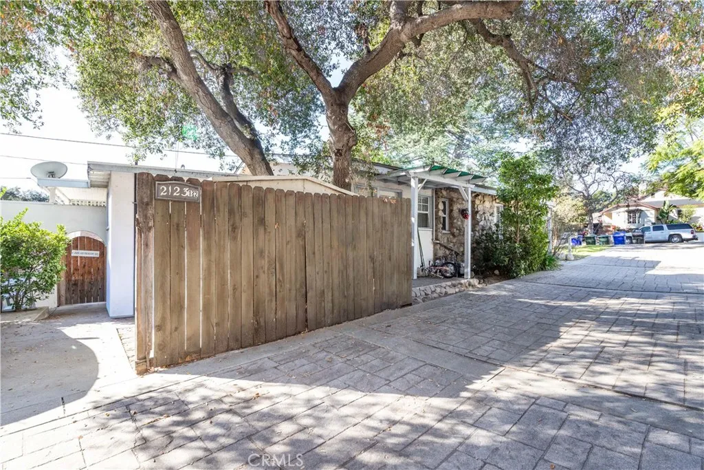 2123 Crescent, Montrose, California 91020 home-pic-3