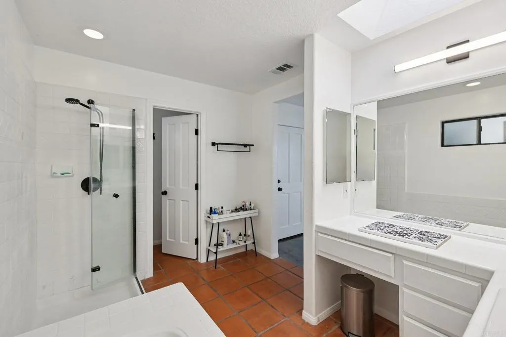 1761 Winterwarm Drive, Fallbrook, California 92028 home-pic-15
