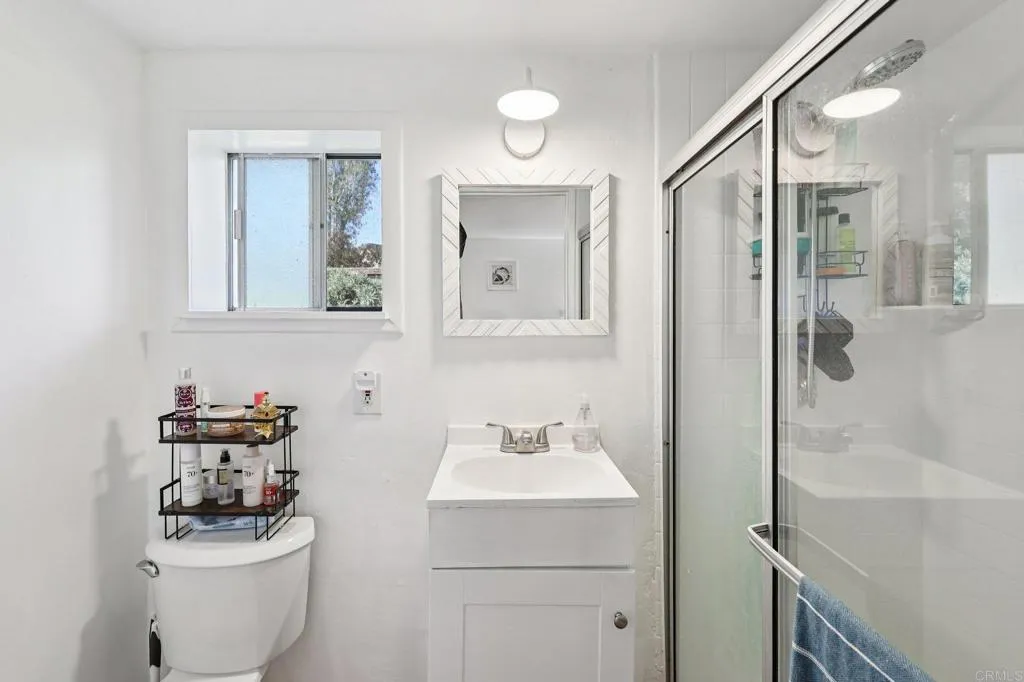 1761 Winterwarm Drive, Fallbrook, California 92028 home-pic-38