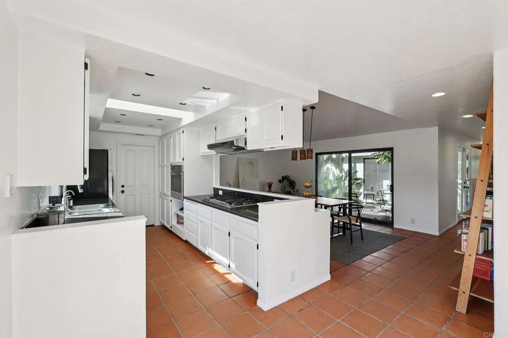 1761 Winterwarm Drive, Fallbrook, California 92028 home-pic-17