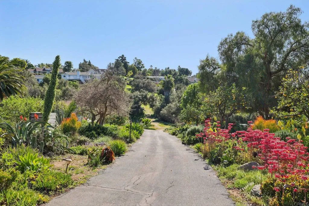 1761 Winterwarm Drive, Fallbrook, California 92028 home-pic-8