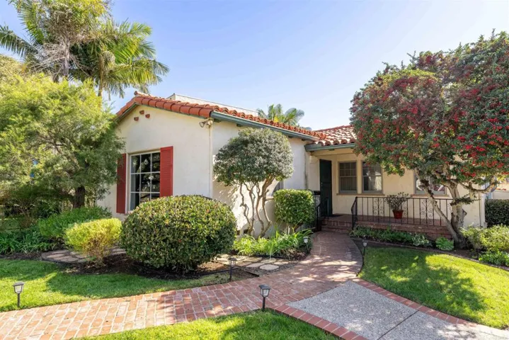 2689 Narcissus Drive