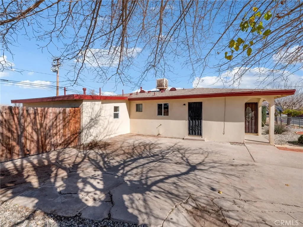 16264 Del Norte Drive, Victorville, California 92395 home-pic-33